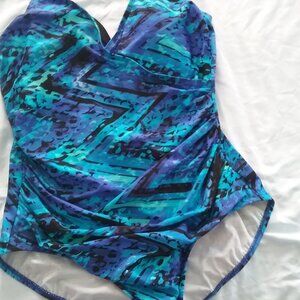 One piece tathing suit